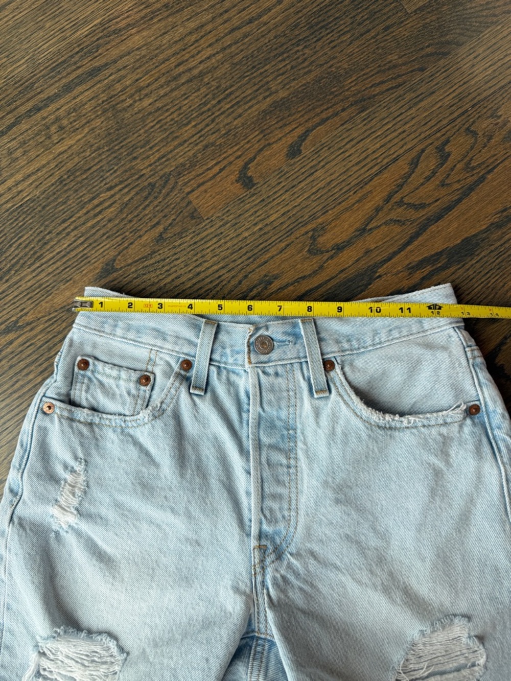 Levi's 501 Light Wash Distressed Jean shorts 6” inseam size 24 like new - Picture 6 of 10